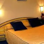 Les Reflets Jaunes Hotel 3*