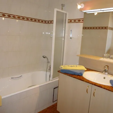 Hotel Les Reflets Jaunes Givet