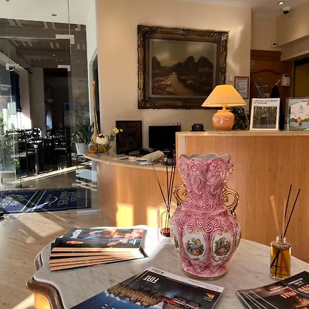 瑞福莱斯约恩酒店 酒店 3*