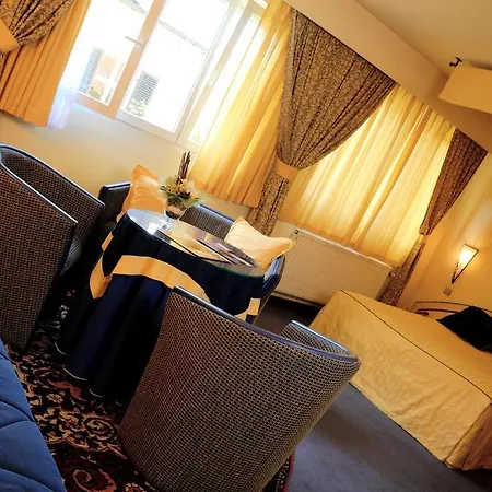 Les Reflets Jaunes Hotel 3*