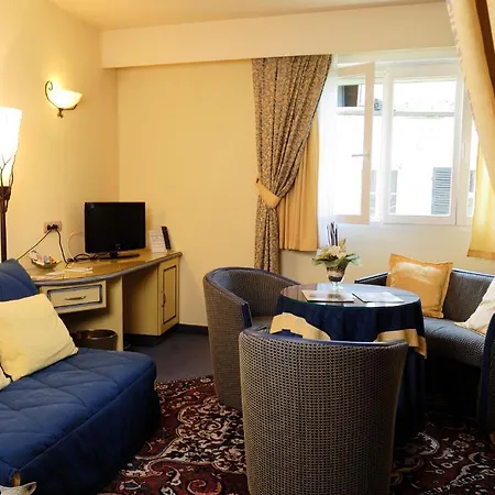 Les Reflets Jaunes Hotel Givet
