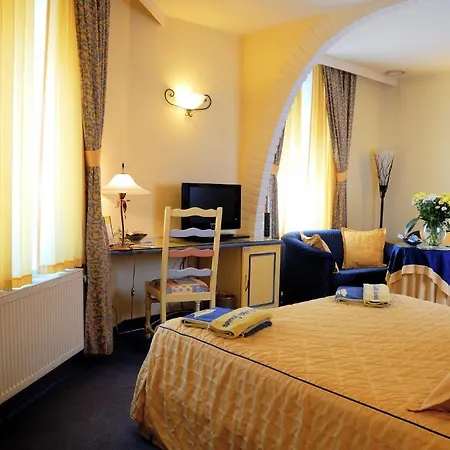 Les Reflets Jaunes Hotel