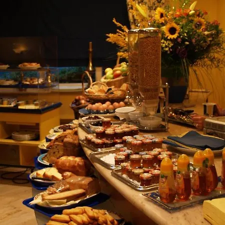 瑞福莱斯约恩酒店