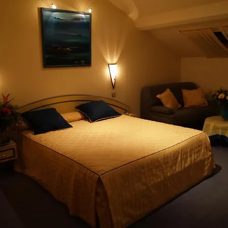 瑞福莱斯约恩酒店