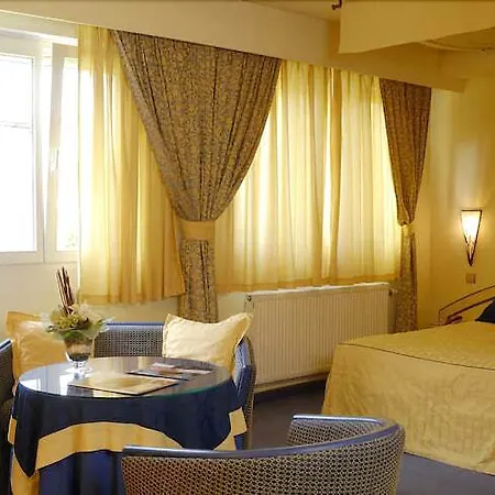 Les Reflets Jaunes Hotel Givet