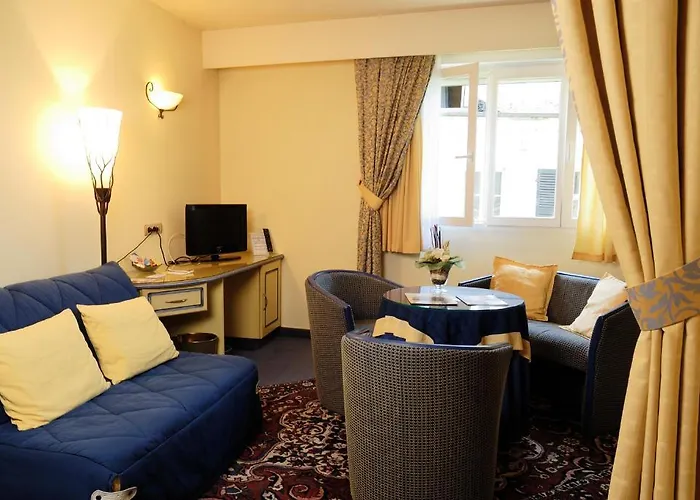 Les Reflets Jaunes Hotel Givet