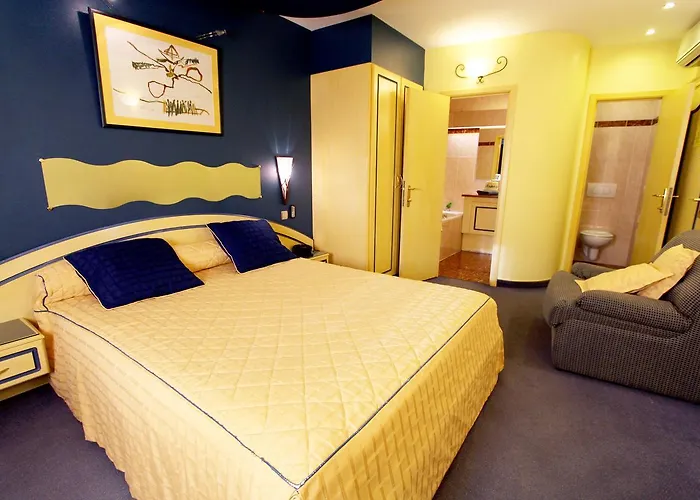 Les Reflets Jaunes Hotel Givet