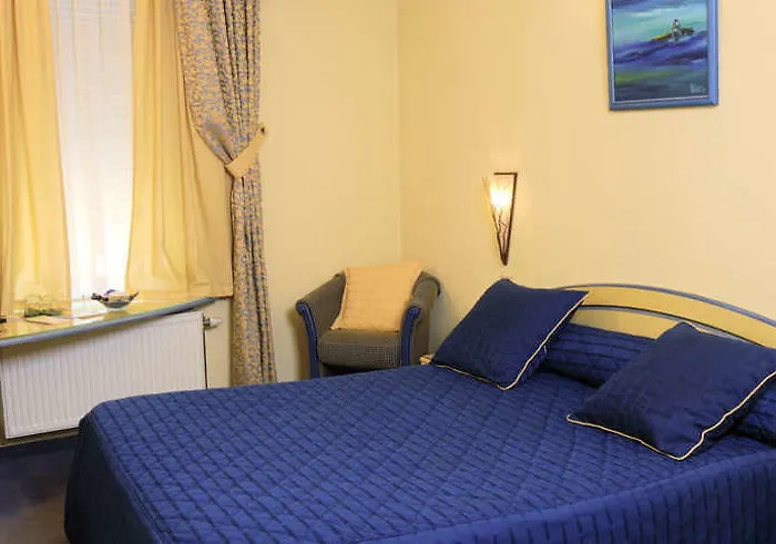 Les Reflets Jaunes 3* Givet